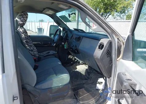 2014 Ford F-250 Xl z USA, uszkodzony, nr VIN 1FTBF2B60EEA61685